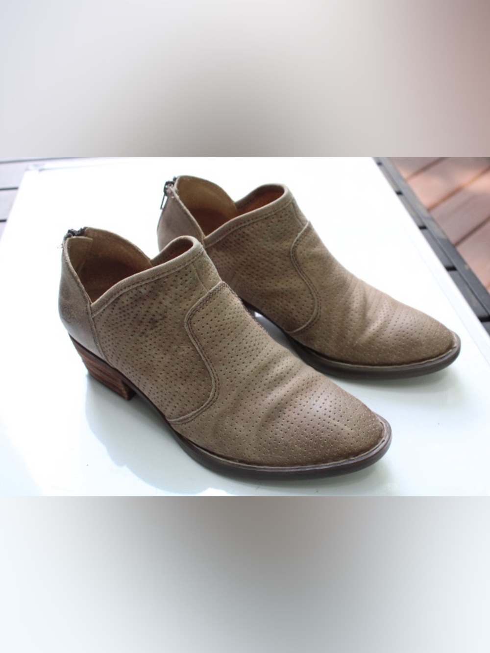 Børn perforated leather ankle booties